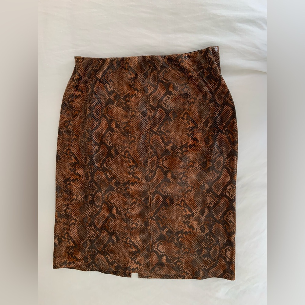 Blank NYC Faux Leather Snakeskin Skirt - Picture 3 of 11